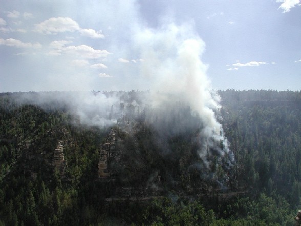 /dateien/mt21517,1138110604,Trick Fire in Canyon